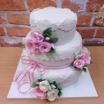 krajkovy svatebni dort